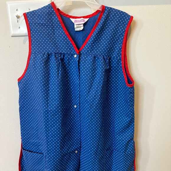 Dreamcoats Vintage housecoats for women, snap closure vest, 28” long - Picture 1 of 4